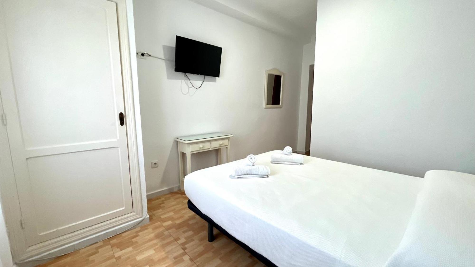 Hostal Carlos III Aldea Quintana Buitenkant foto