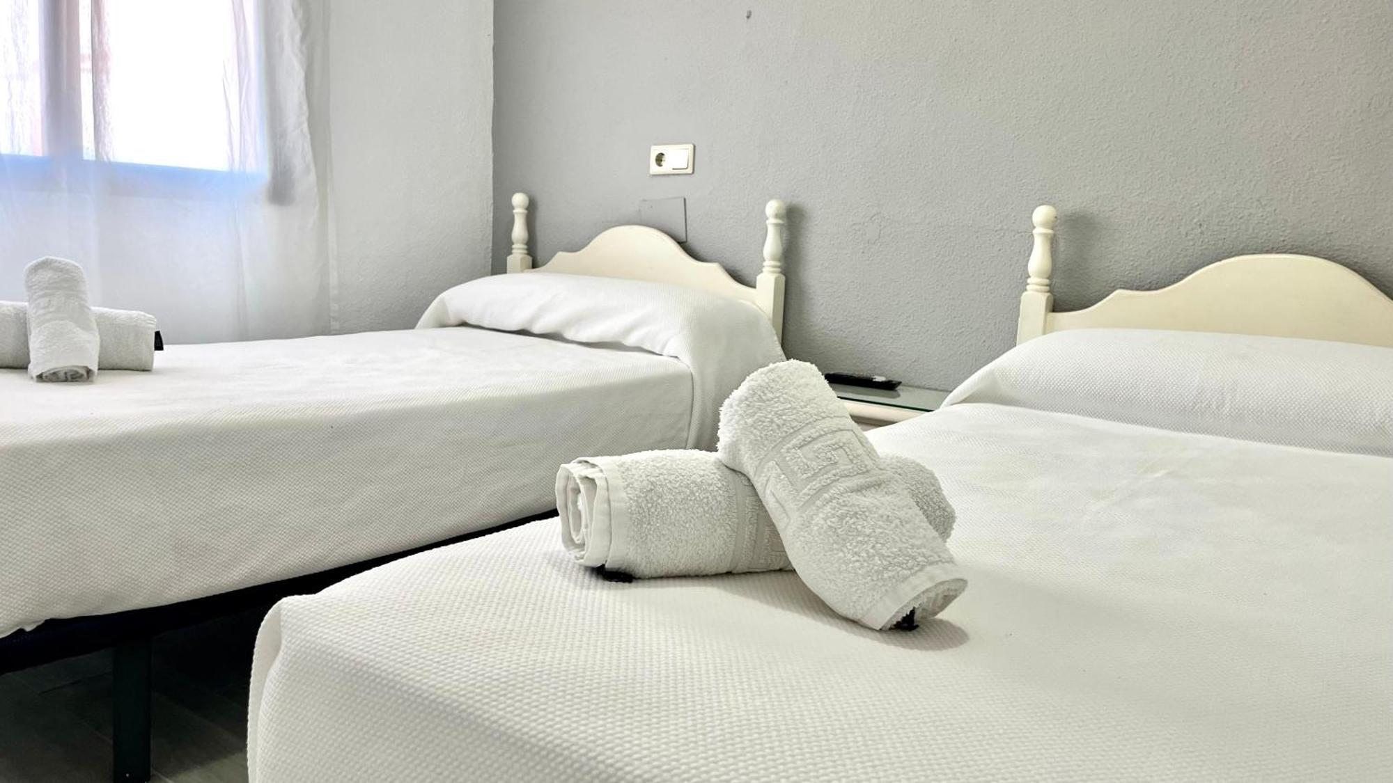 Hostal Carlos III Aldea Quintana Buitenkant foto