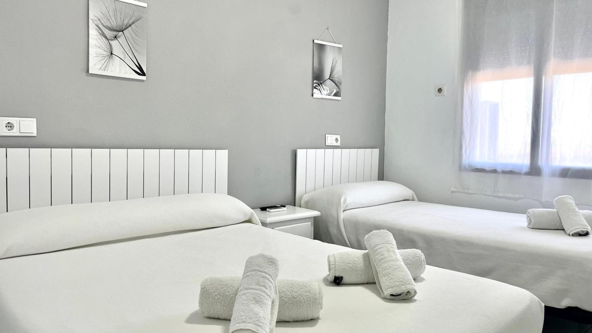 Hostal Carlos III Aldea Quintana Buitenkant foto