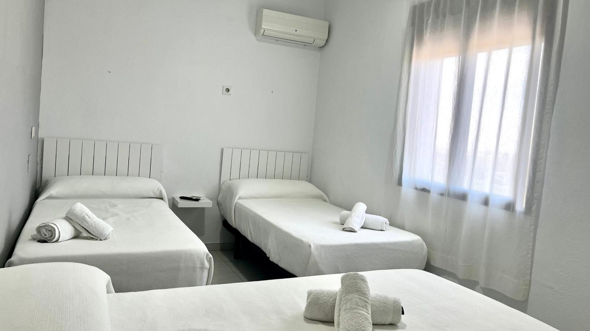 Hostal Carlos III Aldea Quintana Buitenkant foto