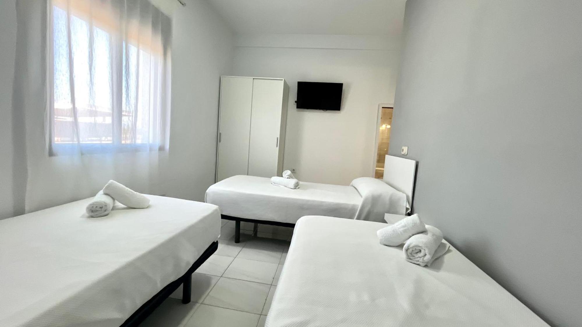 Hostal Carlos III Aldea Quintana Buitenkant foto